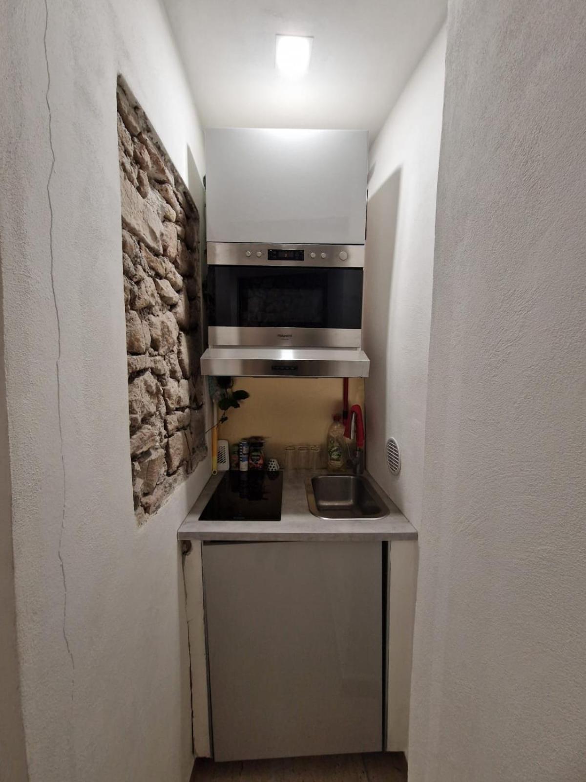 The Love Basement Apartment Рим Екстериор снимка